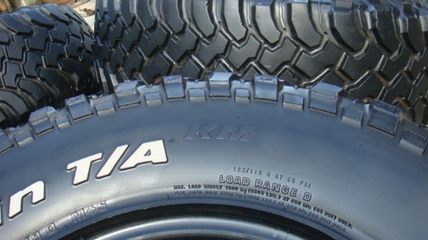 ขายยาง BF Goodrich Mudterrain KM  285 75 r16 พร้อมลุย