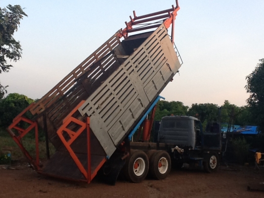 ขายสิบล้อหน้ายาวสองเพลาดั้ม