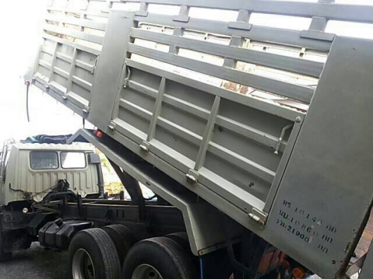 รถฮีโน่ 10 ล้อดั้ม 195 แรงม้า  สนใจติดต่อ 081 - 6079515