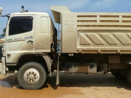 รถฮีโน่ 10 ล้อดั้ม FM1A  330 แรงม้า ปี 54 สนใจติดต่อ 081 - 6079515