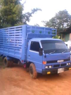 ขายรถบรรทุกหกล้อ Isuzu NPR เครื่อง 4BE1 - 110 แรงช่วงล่าง 5 น็อต ด.คอกเกษตร