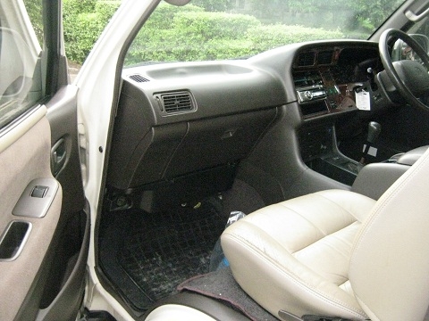 แกรนด์วากอน ปี04 นำเข้าโดย บ.โตโยต้า ท๊อปสุด เอบีเอส ประตูดูด คอยสปริง เบาะหนังแท้ แก๊สถังโดนัทใต้ท้อง ต่อรองได้ครับ