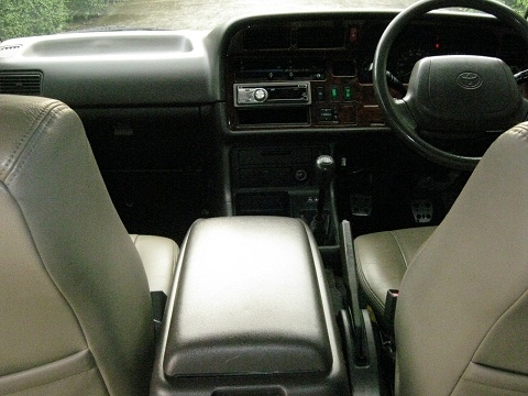 แกรนด์วากอน ปี04 นำเข้าโดย บ.โตโยต้า ท๊อปสุด เอบีเอส ประตูดูด คอยสปริง เบาะหนังแท้ แก๊สถังโดนัทใต้ท้อง ต่อรองได้ครับ