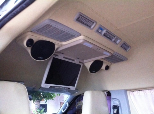 ขายคอมมูเตอร์ รถสดมาก สภาพป้ายแดง. ไมล์แท้ 10380 กม. ขายคอมมูเตอร์ รถสดมาก สภาพป้ายแดง. ไมล์แท้ 10380 กม.