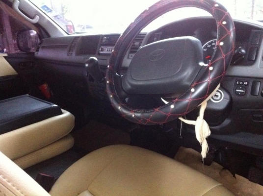 ขายคอมมูเตอร์ รถสดมาก สภาพป้ายแดง. ไมล์แท้ 10380 กม. ขายคอมมูเตอร์ รถสดมาก สภาพป้ายแดง. ไมล์แท้ 10380 กม.