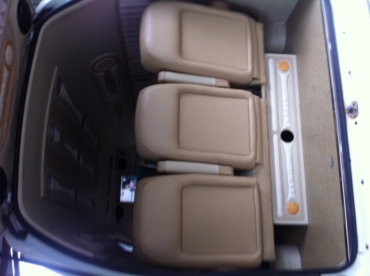 ขายคอมมูเตอร์ รถสดมาก สภาพป้ายแดง. ไมล์แท้ 10380 กม. ขายคอมมูเตอร์ รถสดมาก สภาพป้ายแดง. ไมล์แท้ 10380 กม.