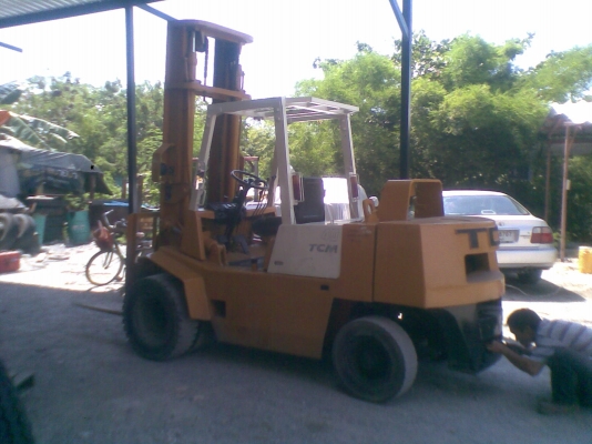 ขายรถยกขายคู่3.5ตัน....กับ4ตัน....600000บาทรถสวยครับ...