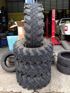 ขายยางจรเข้ 36*12.5*16 ดอกเต็มๆ 1ชุดครับ ถูกๆ