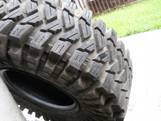 ขายยาง Maxxis 8060 ขนาด 37x12.50 R 16 ขายยาง Maxxis 8060 ขนาด 37x12.50 R 16
