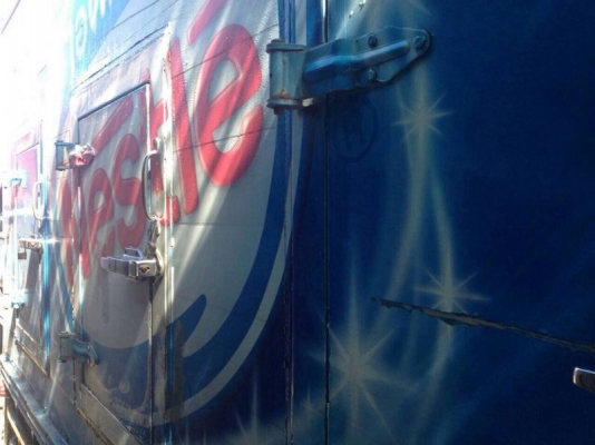 รถอีซูซุ 6 ล้อ ตู้เย็น NPR 130 แรงม้า ปี 49 สนใจติดต่อ 081 - 6079515 รถอีซูซุ 6 ล้อ ตู้เย็น NPR 130 แรงม้า ปี 49 สนใจติดต่อ 081 - 6079515