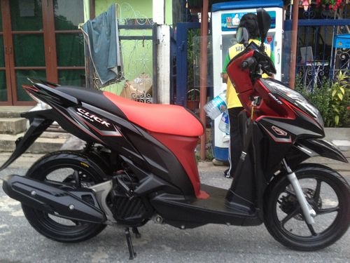 CLICK125i ldling Stop ตัวท็อปแม็กซ์แท้ศูนย์รถ5เดือนวิ่ง3xxxโลสภาพสวยๆ