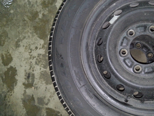 ขายยางพร้อมล้อกะทะ 215/70R15 ปี10สองเส้น11สองเส้น