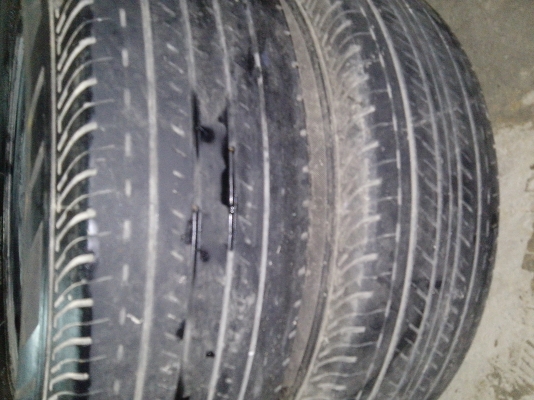 ขายยางพร้อมล้อกะทะ 215/70R15 ปี10สองเส้น11สองเส้น