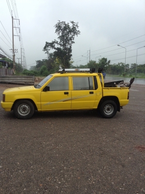 รถยก. MITSUBISHI L200 CYCLONE 4 ประตู เครื่อง2500. เทอโบว์ พวงมาลัยเพาเวอร์ ยางเพิ่งเปลี่ยนมาใหม่ แอร์เย็น เครื่องเสียงครบ สภาพพร้อมใช้งาน 130,000