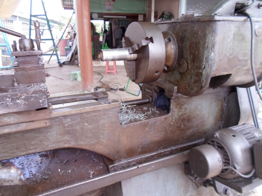 เครื่องกลึง 7 ฟุต อังกฤษ 2 เพลา เกียร์บล็อก รูเพลา 2.5 นิ้ว 80,000