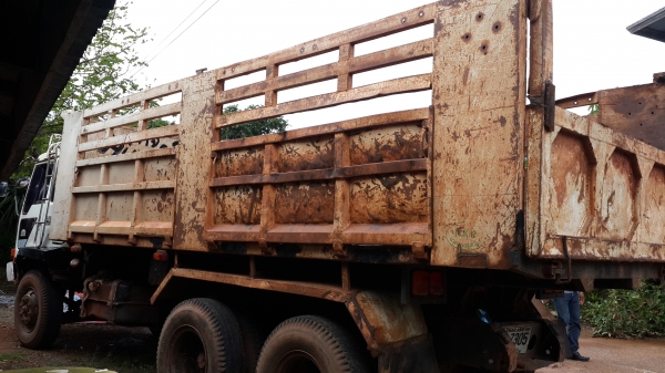 ขายด่วนไอ้หลงสิบปีดสองเพลาดั้ม FN527MA195แรง  พร้อมใช้จัดแนนท์ได้โทร 0843923995 0811838154