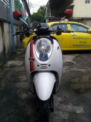 ขาย SCOOPY-i มือแรก ธ. ค.ปี52 เครื่องเดิม ไม่ดัง สีสวย พร้อมขี่กลับ