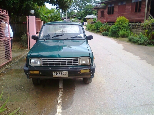 รถกระบะ Mazda 1000 สีเขียว เครื่องดี คัสซีดี เบรคดี ไฟส่องสว่างดี มีวิทยุ มีแอร์ มีทะเบียนพร้อมชุดโอน.