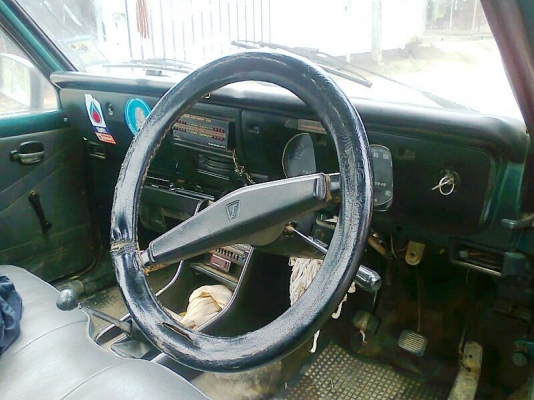 รถกระบะ Mazda 1000 สีเขียว เครื่องดี คัสซีดี เบรคดี ไฟส่องสว่างดี มีวิทยุ มีแอร์ มีทะเบียนพร้อมชุดโอน.