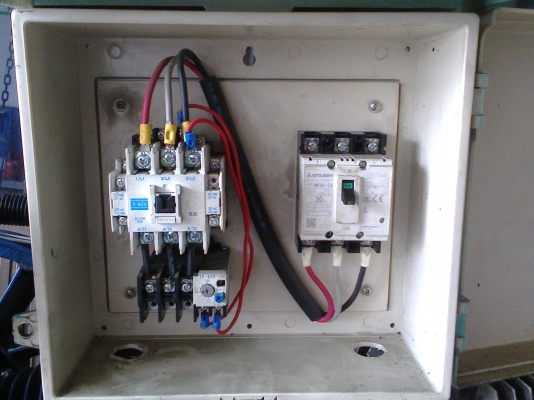 ขายถูก ปั๊มลม200ลิตร ลดให้ตามขอครับ 26000แถมแม็คเนติกกับเบรคเกอร์