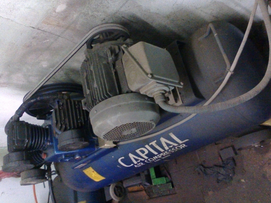 ขายถูก ปั๊มลม200ลิตร ลดให้ตามขอครับ 26000แถมแม็คเนติกกับเบรคเกอร์