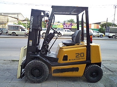 ขายรถยกSUMITOMO 2 ตัน (รุ่นใหม่ )  เครื่องเบนซิน  แผงงาสไลด์ข้าง กระบอกคู่   เสาสูง 3 เมตร  พวงมาลัยเพาเว่อร์  สีเดิมจากนอก นำเข้าจากญี่ปุ่น ใช้งานได้ทันที