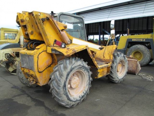 ขายรถตักล้อยาง JCB 527 - 67 สภาพสวย พร้อมใช้งาน ขายรถตักล้อยาง JCB 527 - 67 สภาพสวย พร้อมใช้งาน