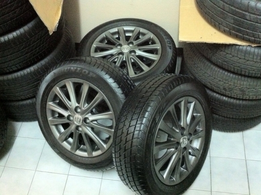 ขายล้อแม็ก toyota Vios 15" พร้อมยางกลางปี 12