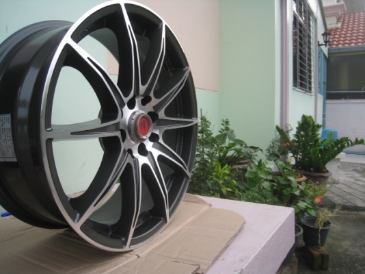 ขายล้อแม็กมือสอง lenso samurai sc-07 17"x7" et40 4 รู 100/114.3 สนใจติดต่อเล็กคลองสามครับ (081-3747940)