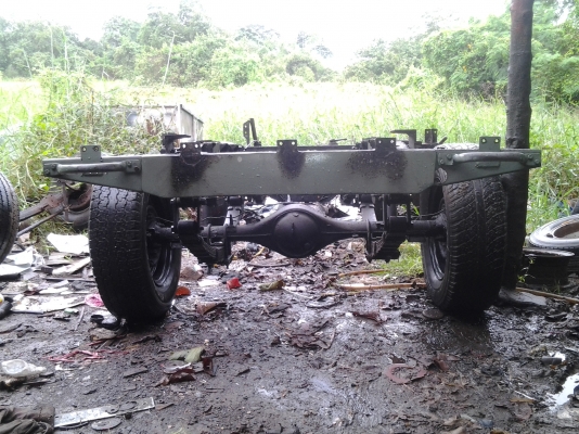 ลงขายใหม่ทิ้งจอง ขายแซสซี  แลนด์โรเวอร์  S.2  กระบะสภาพสวย ไม่ผุครับ  พร้อมล้อ  16000-  แถมเกียร์แลนด์ 1 ลูก