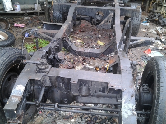 ลงขายใหม่ทิ้งจอง ขายแซสซี  แลนด์โรเวอร์  S.2  กระบะสภาพสวย ไม่ผุครับ  พร้อมล้อ  16000-  แถมเกียร์แลนด์ 1 ลูก