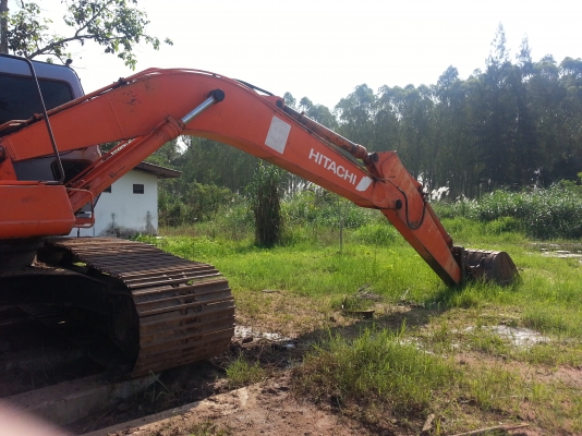 ขายอะใหล่ด่วน HITACHI EX 200-3 สนใจติดต่อด่วน