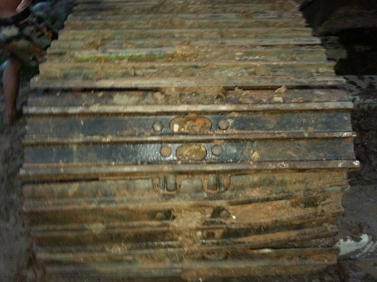 ขายอะใหล่ด่วน HITACHI EX 200-3 สนใจติดต่อด่วน