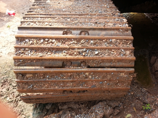 ขายอะใหล่ด่วน HITACHI EX 200-3 สนใจติดต่อด่วน