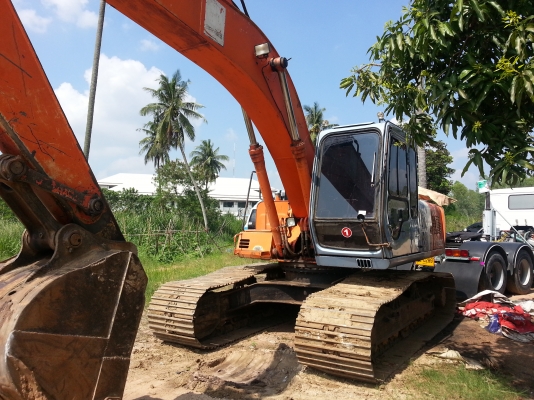 ขายอะใหล่ด่วน HITACHI EX 200-3 สนใจติดต่อด่วน