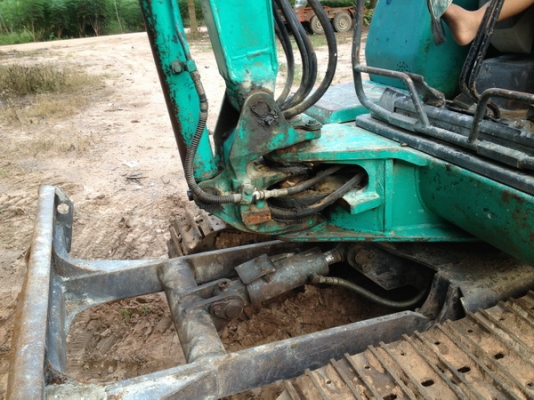 ขายรถขุด แมคโครเล็ก KOMATSU PC30-7 สภาพพร้อมใช้ราคาเบาๆ