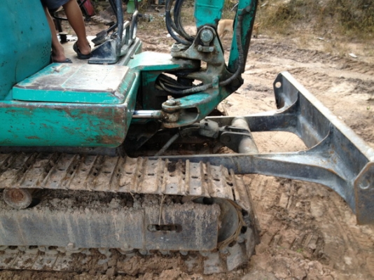 ขายรถขุด แมคโครเล็ก KOMATSU PC30-7 สภาพพร้อมใช้ราคาเบาๆ