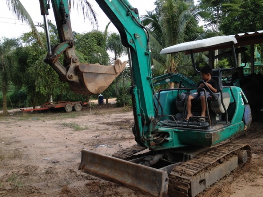 ขายรถขุด แมคโครเล็ก KOMATSU PC30-7 สภาพพร้อมใช้ราคาเบาๆ