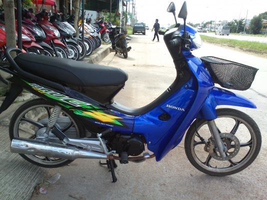 เวฟ 100 ปี52 สีน้ำเงินดำล้อแม็กซ์  ราคา 14,500บาทค่ะ