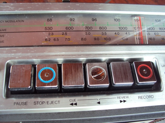 ขาย ...วิทยุ-เทป SONY สวย 1ใน100 ขาย ...วิทยุ-เทป SONY สวย 1ใน100