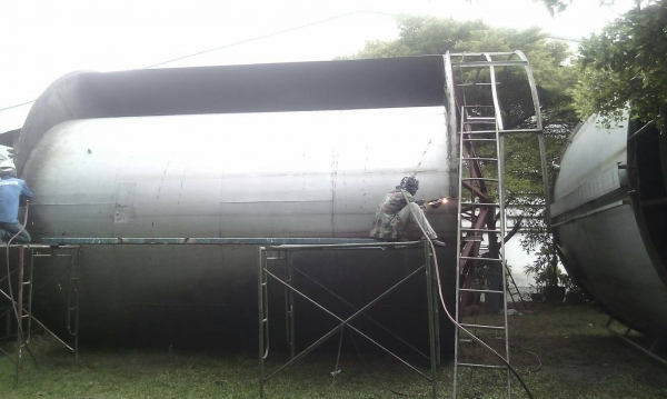 ขายเหล็กแผ่นหนา 6 มิล. ยาว6m. กว้าง 2.50m. มี 8 แผ่น กก.ละ 16 บ. โค้งนิด ดัดแปลงทำงานได้หลากหลายครับ