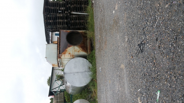 ขายเหล็กแผ่นหนา 6 มิล. ยาว6m. กว้าง 2.50m. มี 8 แผ่น กก.ละ 16 บ. โค้งนิด ดัดแปลงทำงานได้หลากหลายครับ