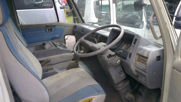 หัวเก๋ง Hino FB ซุปเปอร์เสี่ย  หัวนอกสภาพสวย