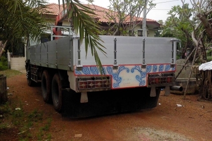 ขาย 3 H สิบล้อเพลาเดียว ติดเครน 3.3 t 3 ท่อน พร้อมใช้ โทร 088-4501277