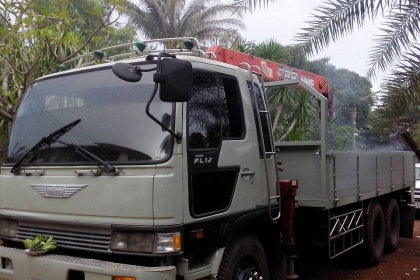 ขาย 3 H สิบล้อเพลาเดียว ติดเครน 3.3 t 3 ท่อน พร้อมใช้ โทร 088-4501277