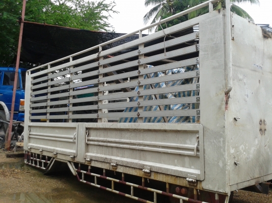 กะบะคอกเหล็ก