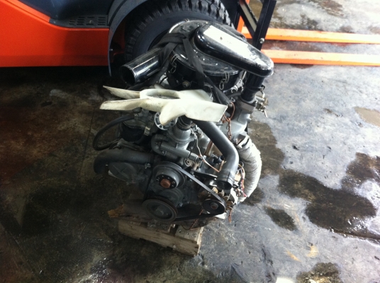 เครื่องยนต์ C240 รุ่นใหม่สภาพ95\%