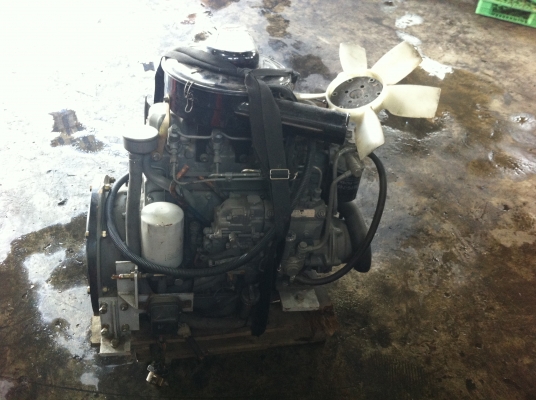 เครื่องยนต์ C240 รุ่นใหม่สภาพ95\%