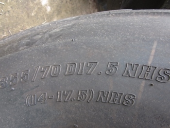 ขาย- ยางใหม่ สำหรับรถตัก skid loader หลายขนาด ตั้งแต่เบอร์ 265/70 D16.5, 355/70 D17.5, 385/65 D19.5 ขาย- ยางใหม่ สำหรับรถตัก skid loader หลายขนาด ตั้งแต่เบอร์ 265/70 D16.5, 355/70 D17.5, 385/65 D19.5