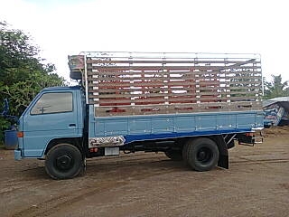 ขายNPR 115แรงม้าF หน้า-หลังอยากซื้อเท่าไรว่ามาครับอยากขาย